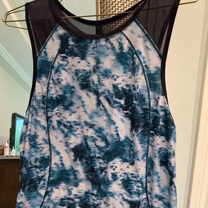 Beautiful Lululemon workout top